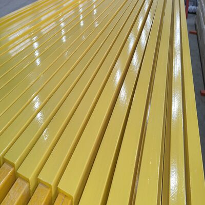 ท่อสี่เหลี่ยม FRP ด้วยกระบวนการ pultrusion ขัดผิวด้วยสีบางชนิด เพื่อให้ได้ความต้องการที่สูงมากในเรื่องความเรียบของพื้นผิวและความสวยงาม